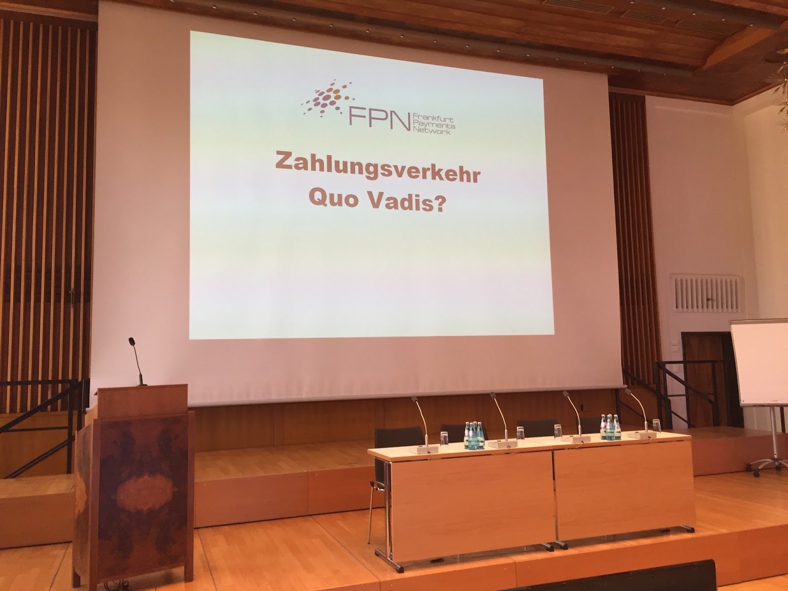 Https Www Dw Com De Eingemauert Abgegrenzt Und Eingez C3