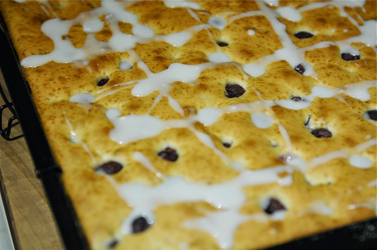 Meike´s cookbooks: Saure-Sahne-Kirschkuchen