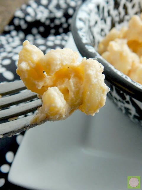 crock pot mac-n-cheese (sweetandsavoryfood.com)