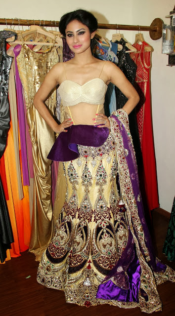Serial Actress Mouni Roy Latest Hot Photos - Hot Blog Photos