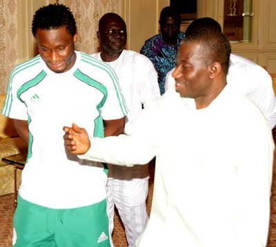 Mikel Obi Pays President Goodluck Courtesy Call To Say Thanks...Pics Inside! 3 Mikel Obi Pays President Goodluck Courtesy Call To Say Thanks...Pics Inside! 3