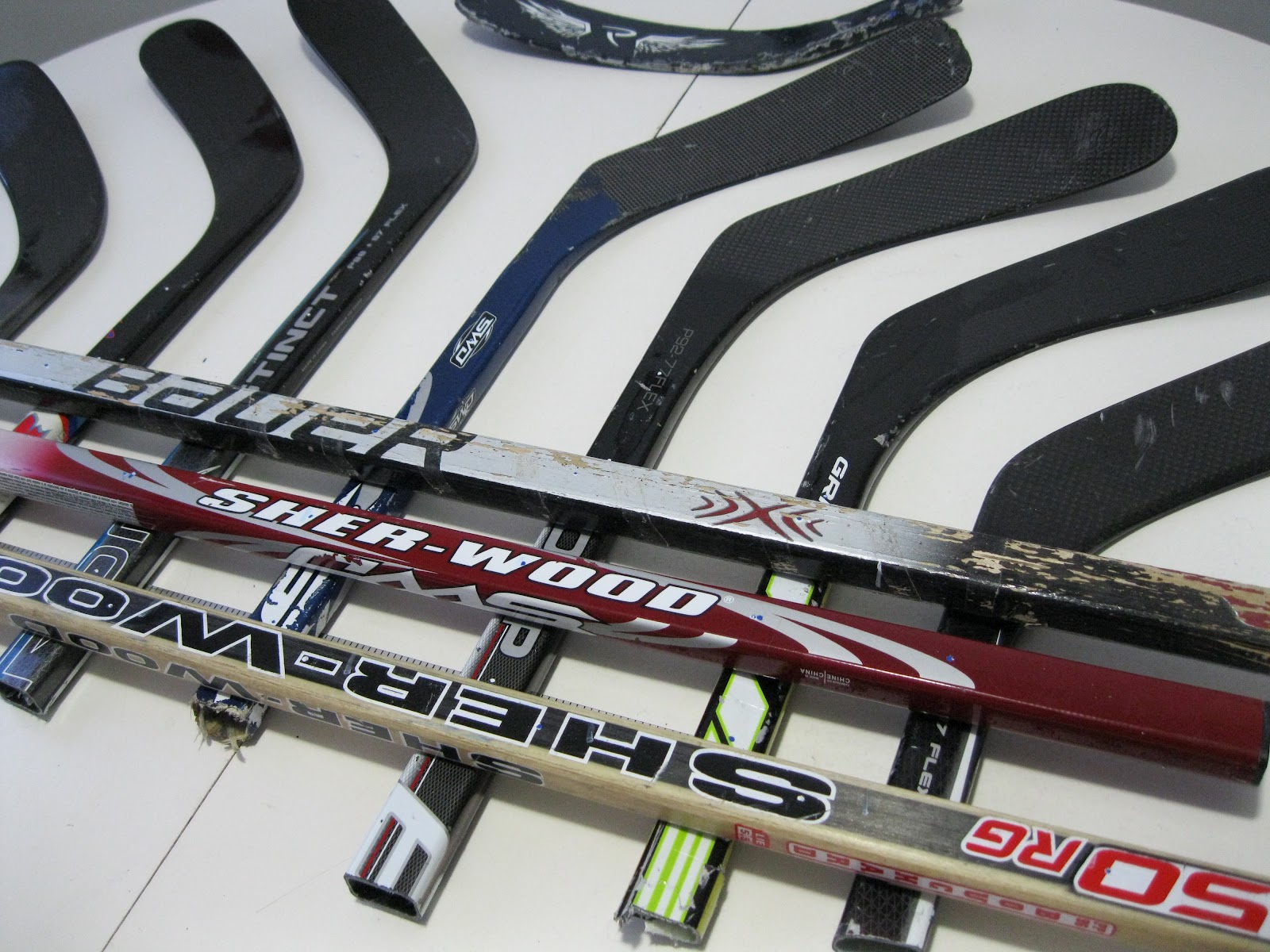 Stick This DIY Hockey Stick Headboard