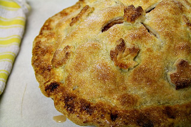 How To Cook A Wolf: Old Fashioned Apple Pie and other news....