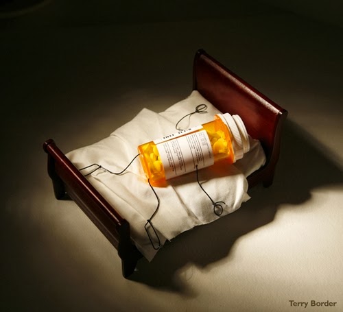 10-Sleeping-Pills-Terry-Border-Photographer-Bent-Objects-Sculptures-www-designstack-co