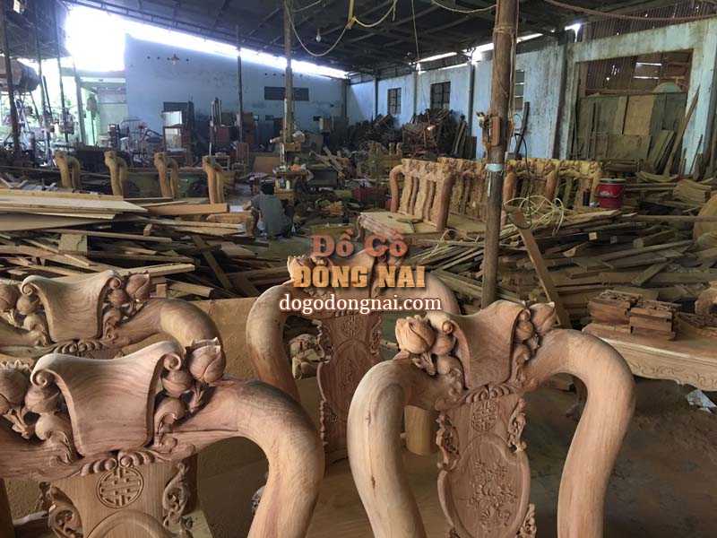 Xã hàng bàn ghế phòng khách tay 12, gỗ quý giảm ngay 10%.