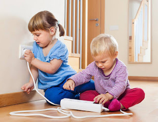 TIPS MENGAMAN KAN ANAK ANAK DARI BAHAYA LISTRIK TIPS MENGAMAN KAN ANAK ANAK DARI BAHAYA LISTRIK