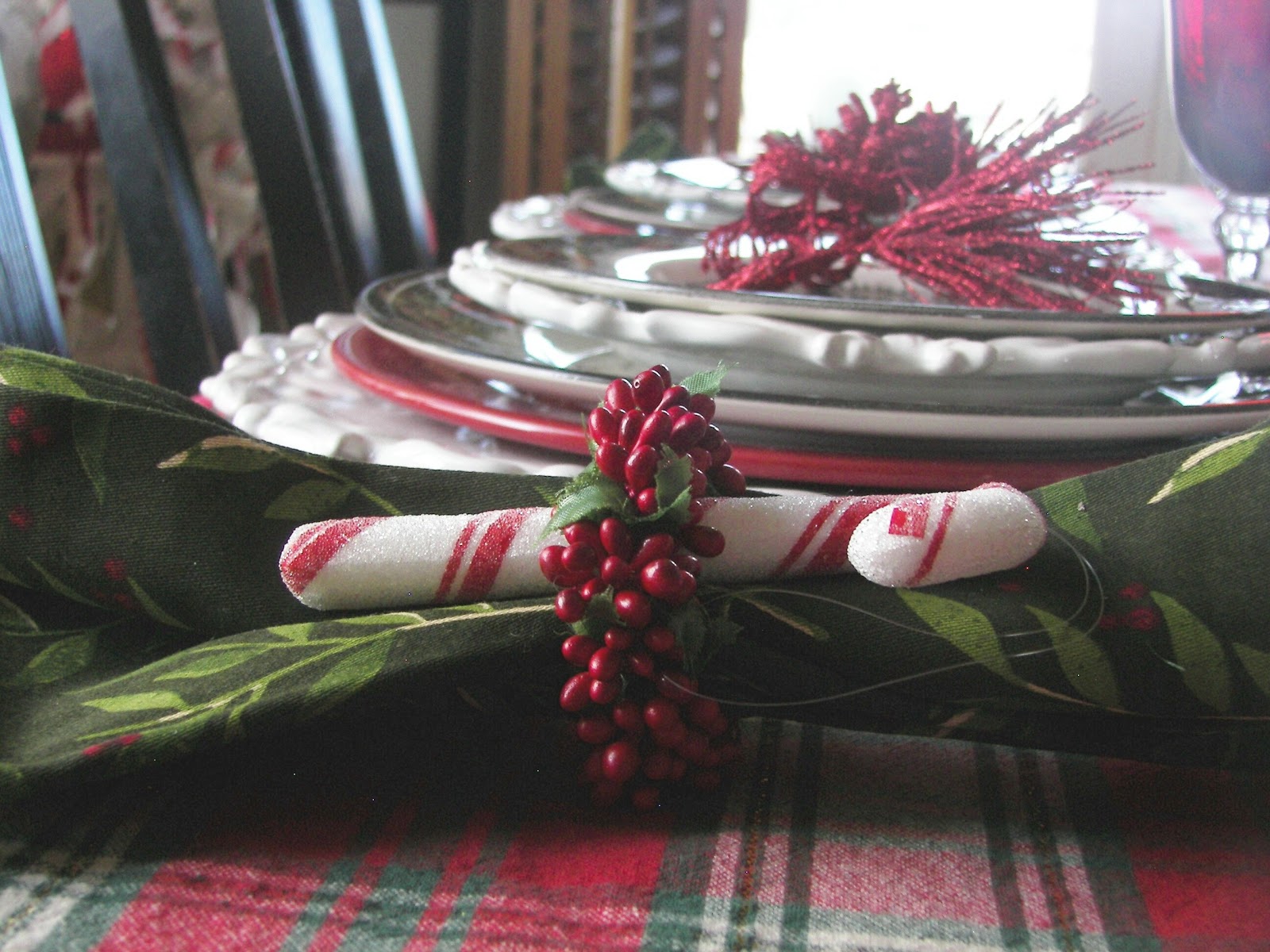 Red Couch Recipes: Step into Christmas Tablescape