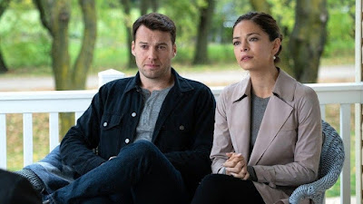 Burden Of Truth Season 3 Kristin Kreuk Peter Mooney Image 3