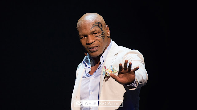 Kegarangan Mike Tyson Diatas Ring Tinju Seakan-akan Luntur Ketika Dia Berada Di Masjid Nabawi Kegarangan Mike Tyson Diatas Ring Tinju Seakan-akan Luntur Ketika Dia Berada Di Masjid Nabawi