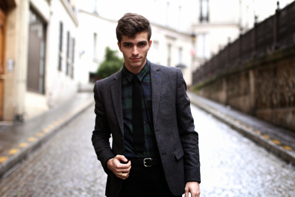 Blog-mode-homme-style-Paris_NEWLOOK-Blazer-carreaux_Chemise-fanelle-vert_Skinny-noir_veste_boots-bouvles-Loden-Khaki-cravate-tricottée-preppy-dandy