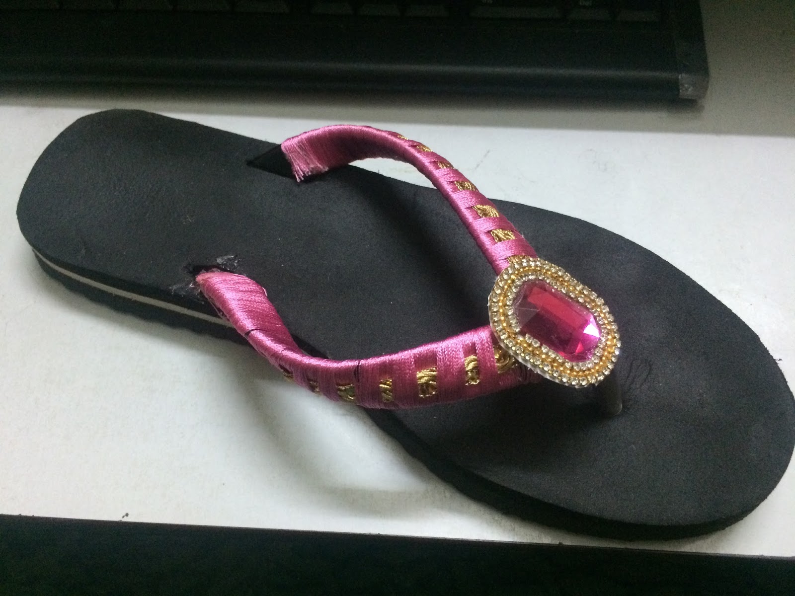 chappal on saree