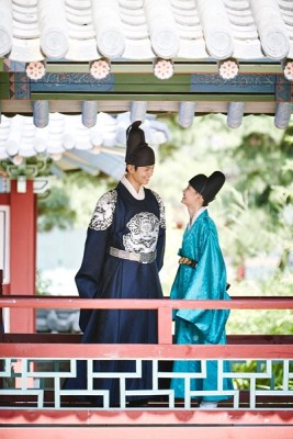 SINOPSIS Moonlight Drawn by Clouds Episode 1 - Terakhir