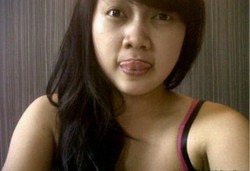 Foto Bugil : Cewek SMP lagi Ngentot Sama Pacarnya | Source Foto Poster