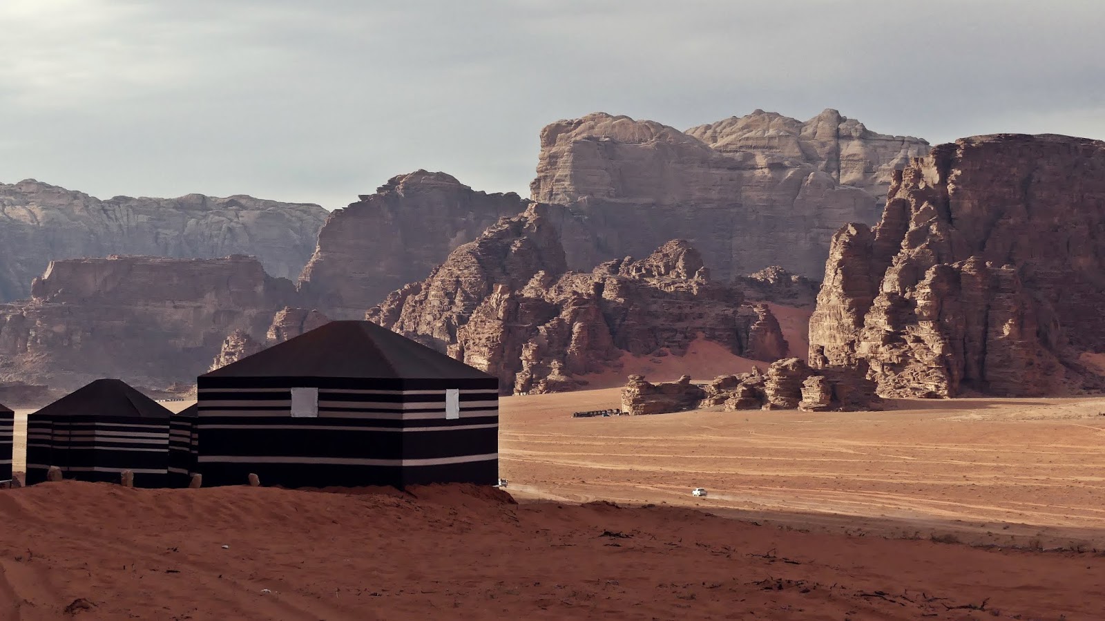 Wadi Rum kemping na pustyni