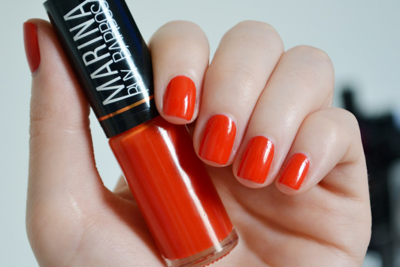 Esmaltes Marina Ruy Barbosa, Hits Speciallitá A Coleção da Marina Ruy Barbosa é composta por doze cores, nove delas com cobertura cremosa e três com cobertura perolada. Essa coleção foi lançada