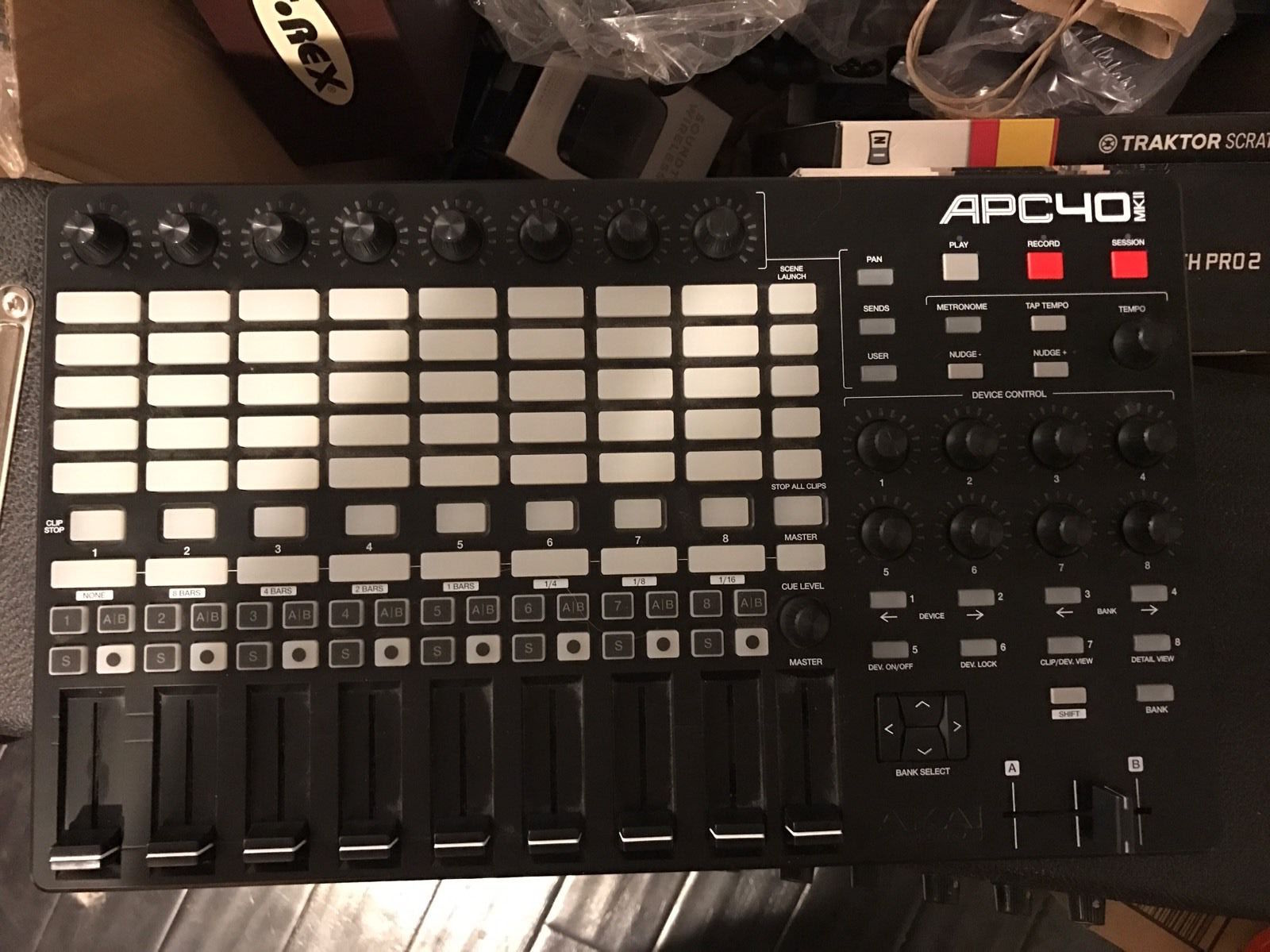 MATRIXSYNTH Akai Max25, APC40 & Novation Launchpad Mini