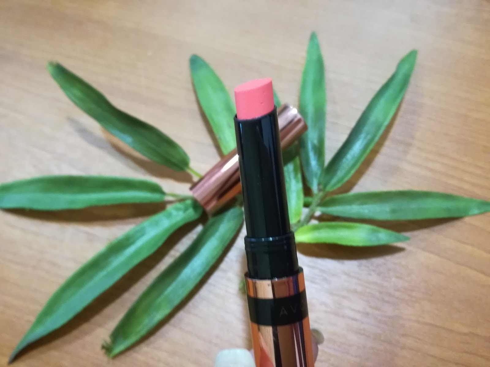 AVON-SHINE-BURST-GLOSS-STICKS-swatch-peach-punch AVON-SHINE-BURST-GLOSS-STICKS-swatch-peach-punch