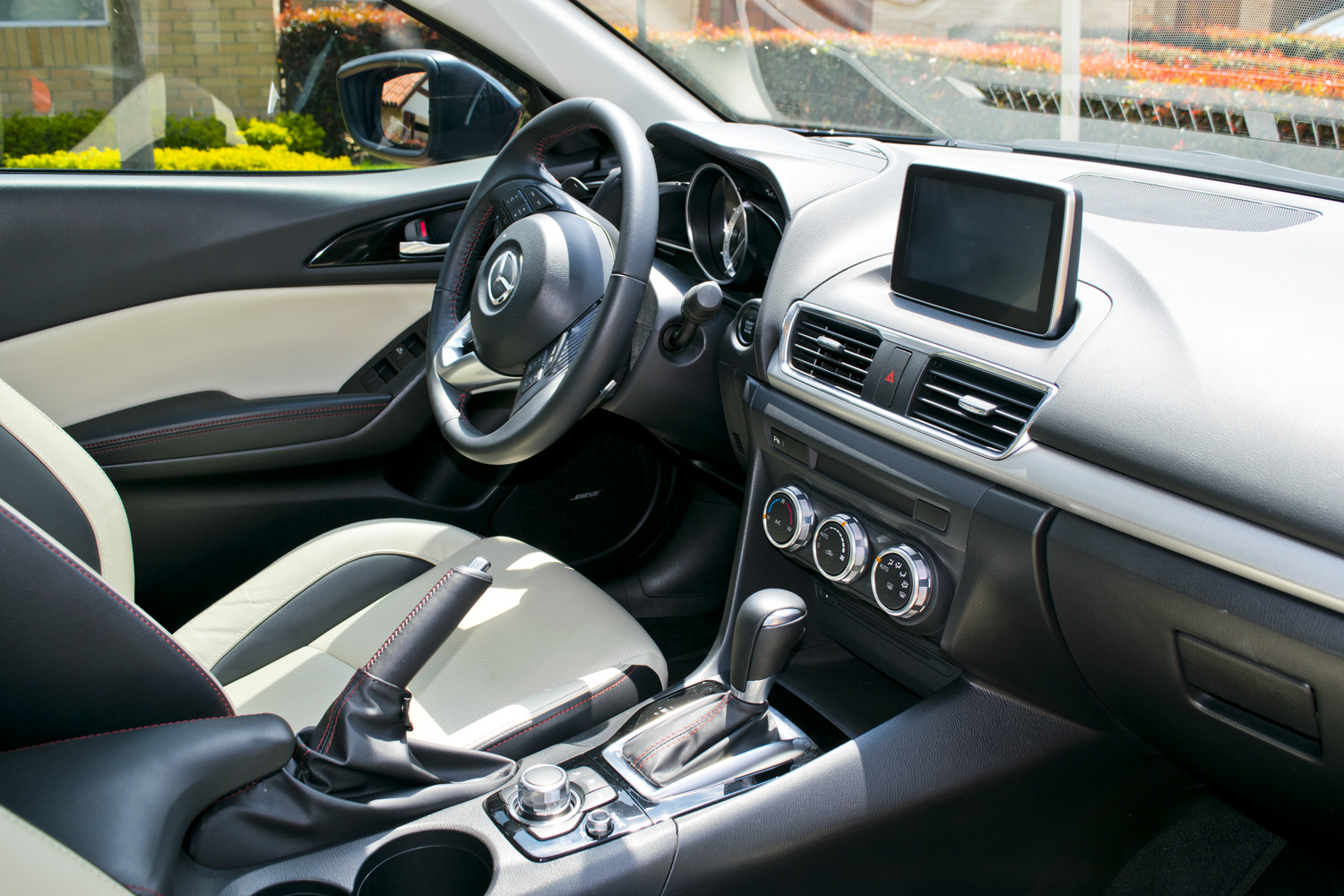 Mazda 3 Grand Touring 2016 - Parte 1 - Interior, aerodinámica y seguridad