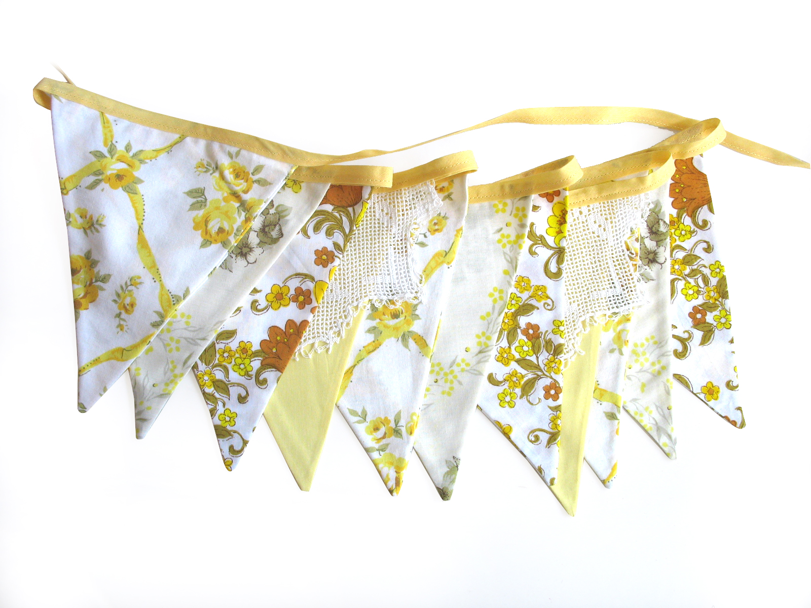 merry-go-round-handmade-vintage-floral-flag-bunting-ideal-for-a