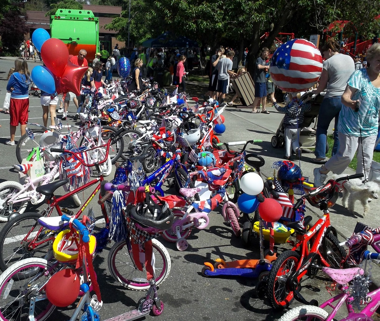 Kent's Bike Blog Issaquah's PeoplePowered July 4th Parade