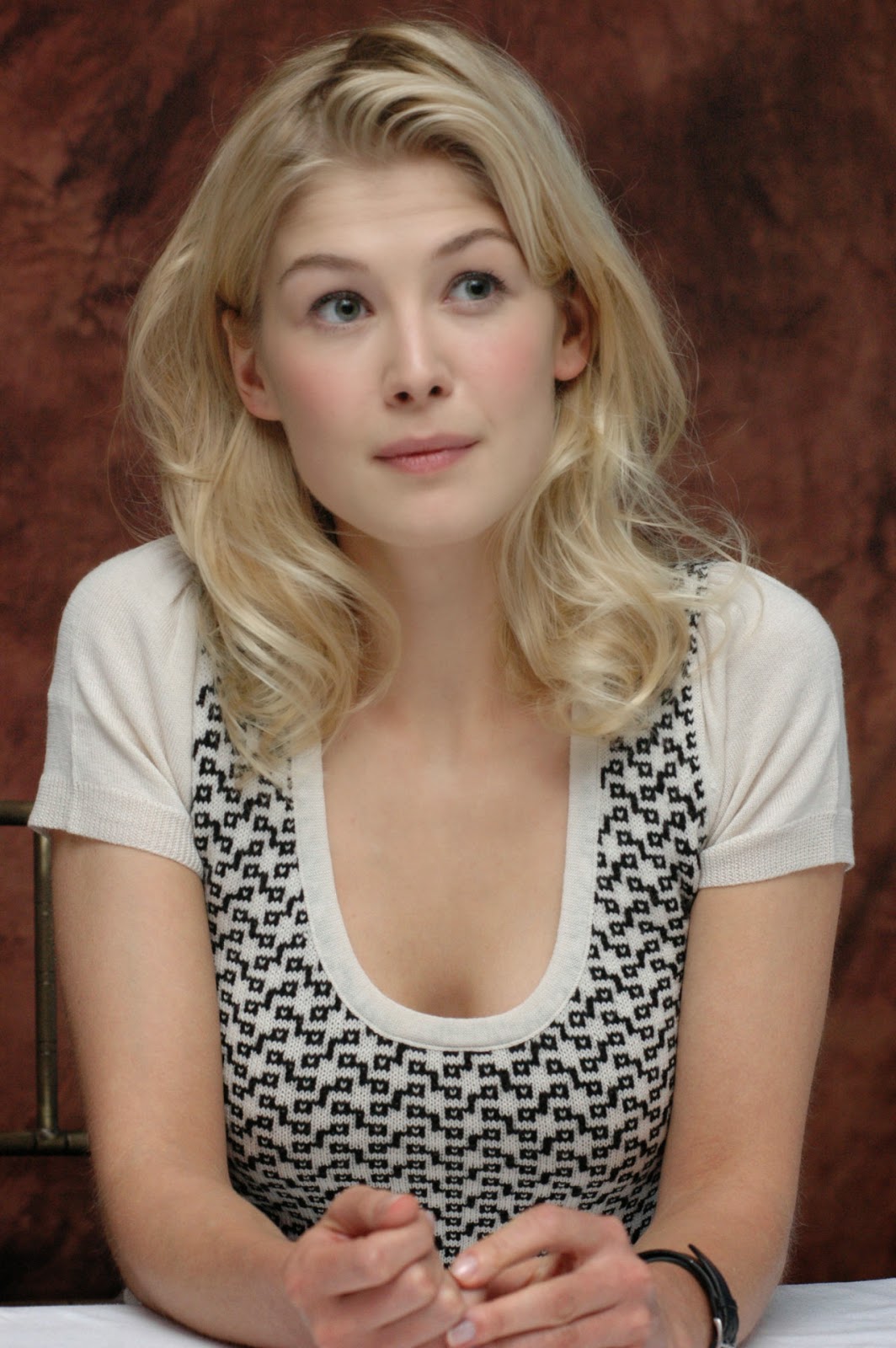 ROSAMUND PIKE HD Wallpapers 14688 | The Best Porn Website