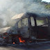 Veículos batem de frente na BR-427, RN; motociclista morre e van incendeia.