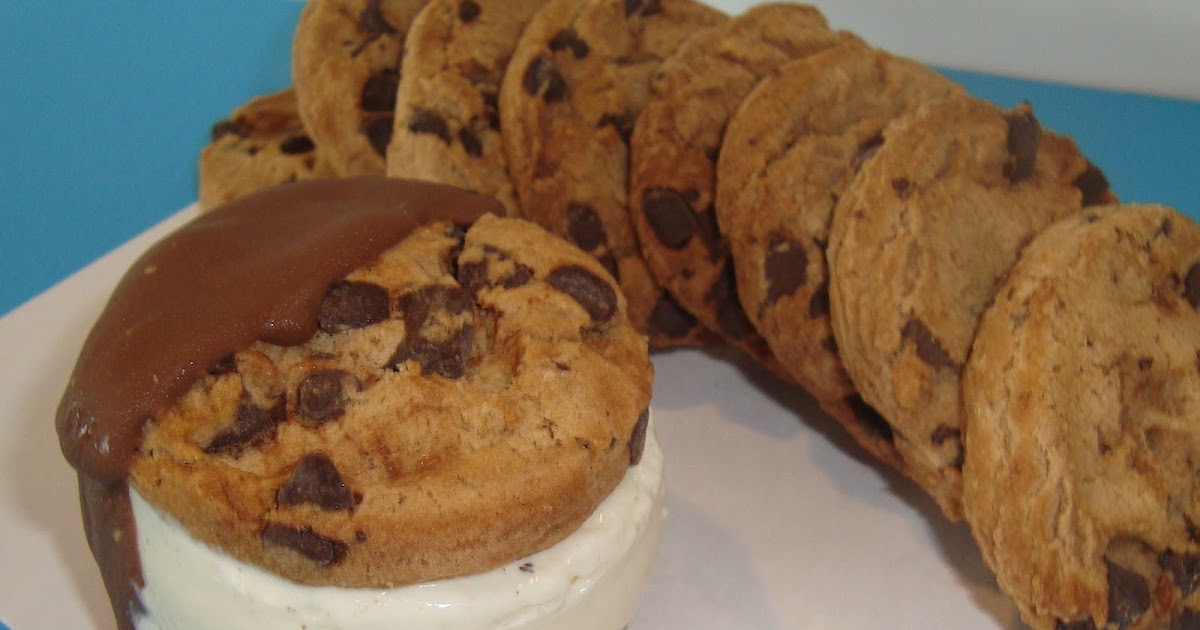 Chocolatedipped Chips Ahoy Ice Cream Sandwiches (and a 4th of July version) Dip it in Chocolate Chocolatedipped Chips Ahoy Ice Cream Sandwiches (and a 4th of July version) Dip it in Chocolate