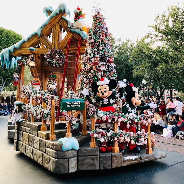Disneyland Holidays, Christmas, holiday season, Disneyland, top Disneyland holiday ideas, Disneyland Christmas Fantasy Parade