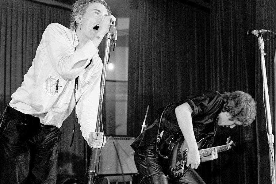 Rare Photographs Capture British Punk Scene Of The 1970s Vintage News