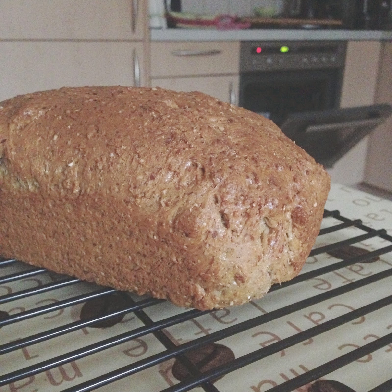 Mein Leben in Worten.... : Low Carb Zimtbrot fuer die Brotbackmaschine