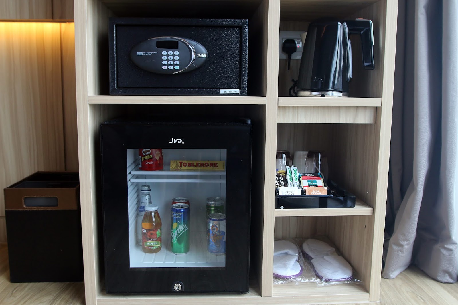 Минибар в гостинице