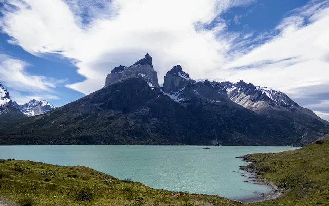 Lake with mountains behind on the hike to Mirador Cuernos in Torres del Paine National Park