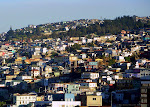 Qué es lo que se ve cuando el mar mira hacia los cerros de Valparaíso...