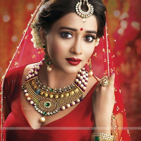 Latest Designs Gold Jewellery Hindi Serial Actress Tina Dutta Earring Jewellery Set