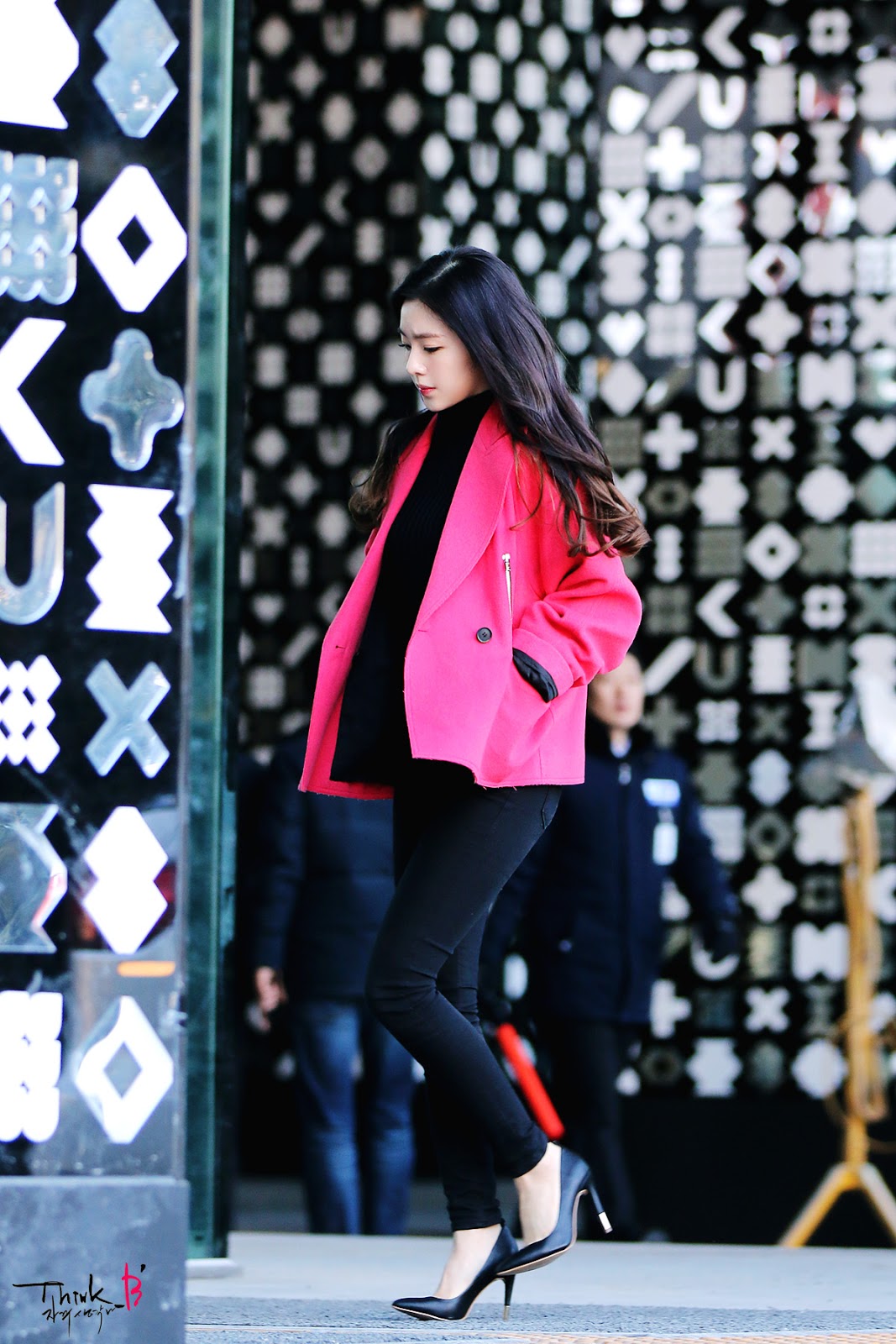 핑크코트 입은 아이린 출국 프리뷰 | 인스티즈