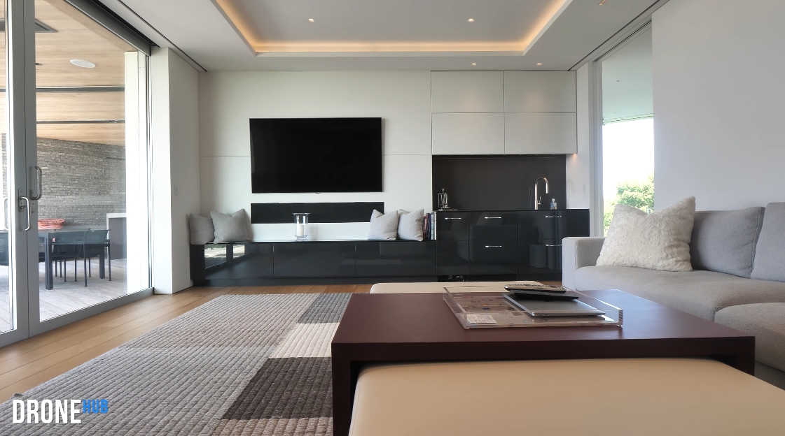 61 Interior Design Photos vs. 115 Beach Ln, Wainscott, NY Mansion Tour