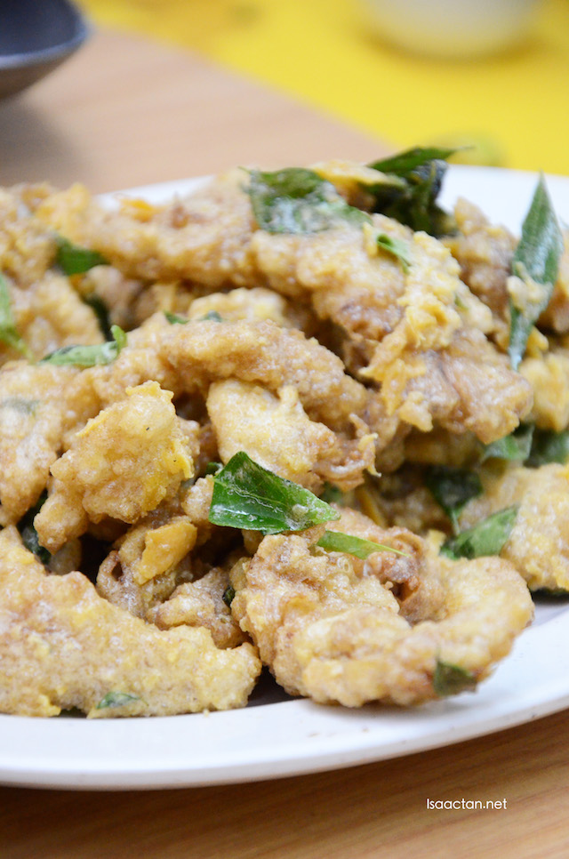 Fried Tau Foo Pok with Salted Eggs - RM24 (Big)