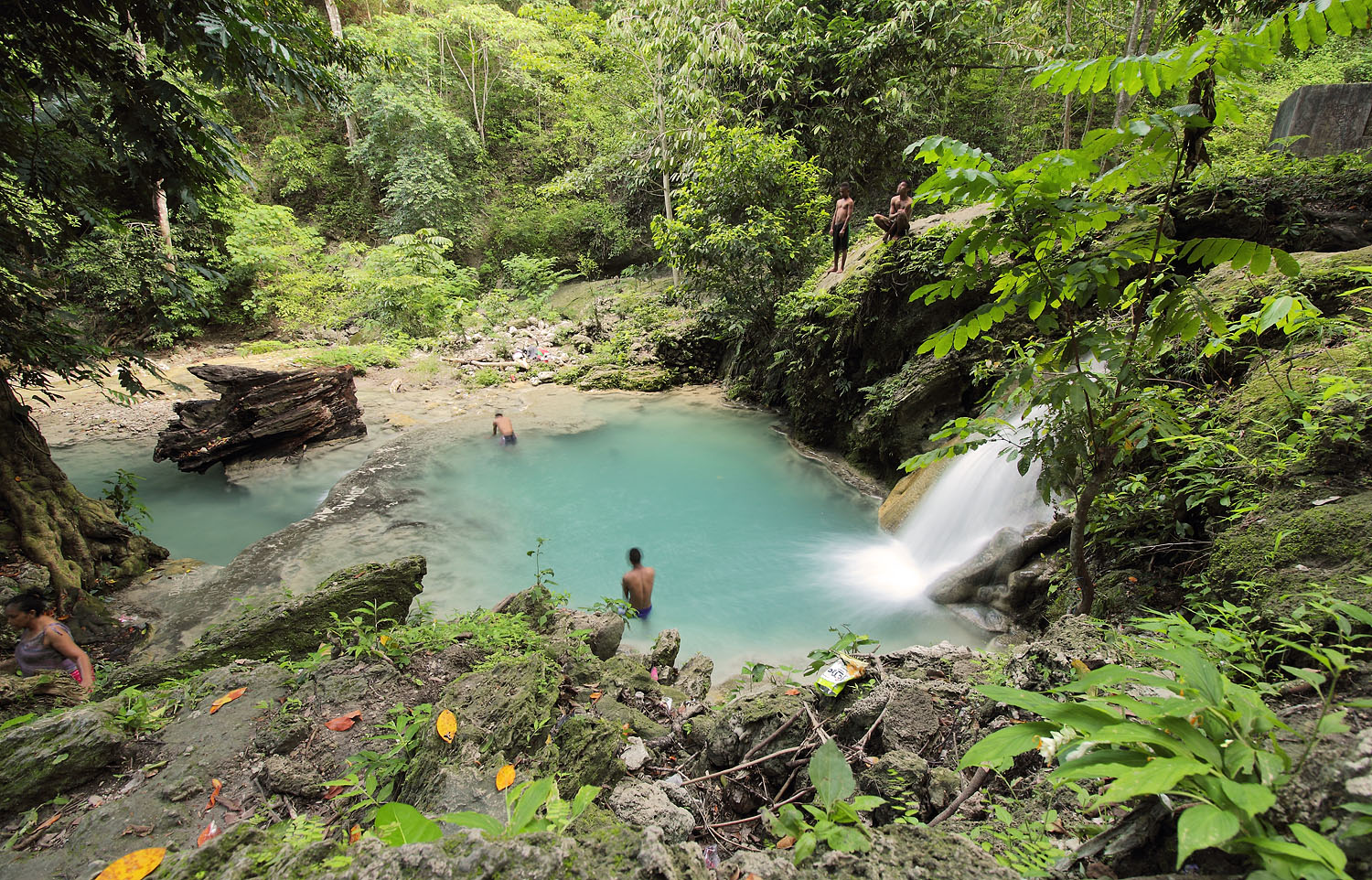 Indonesia Sungguh Indah: Air Terjun Tesbatan, Jangan Nyampah!