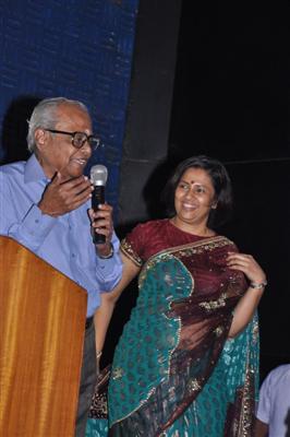Lakshmi Ramakrishnan Navel