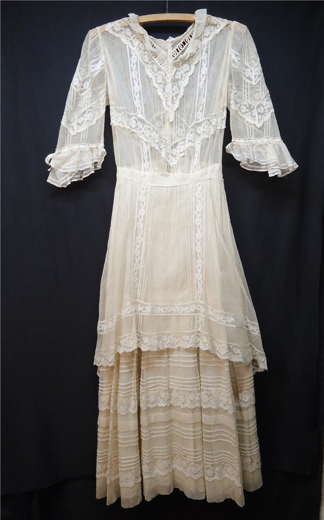 All The Pretty Dresses: Lovely Edwardian Lace Dress