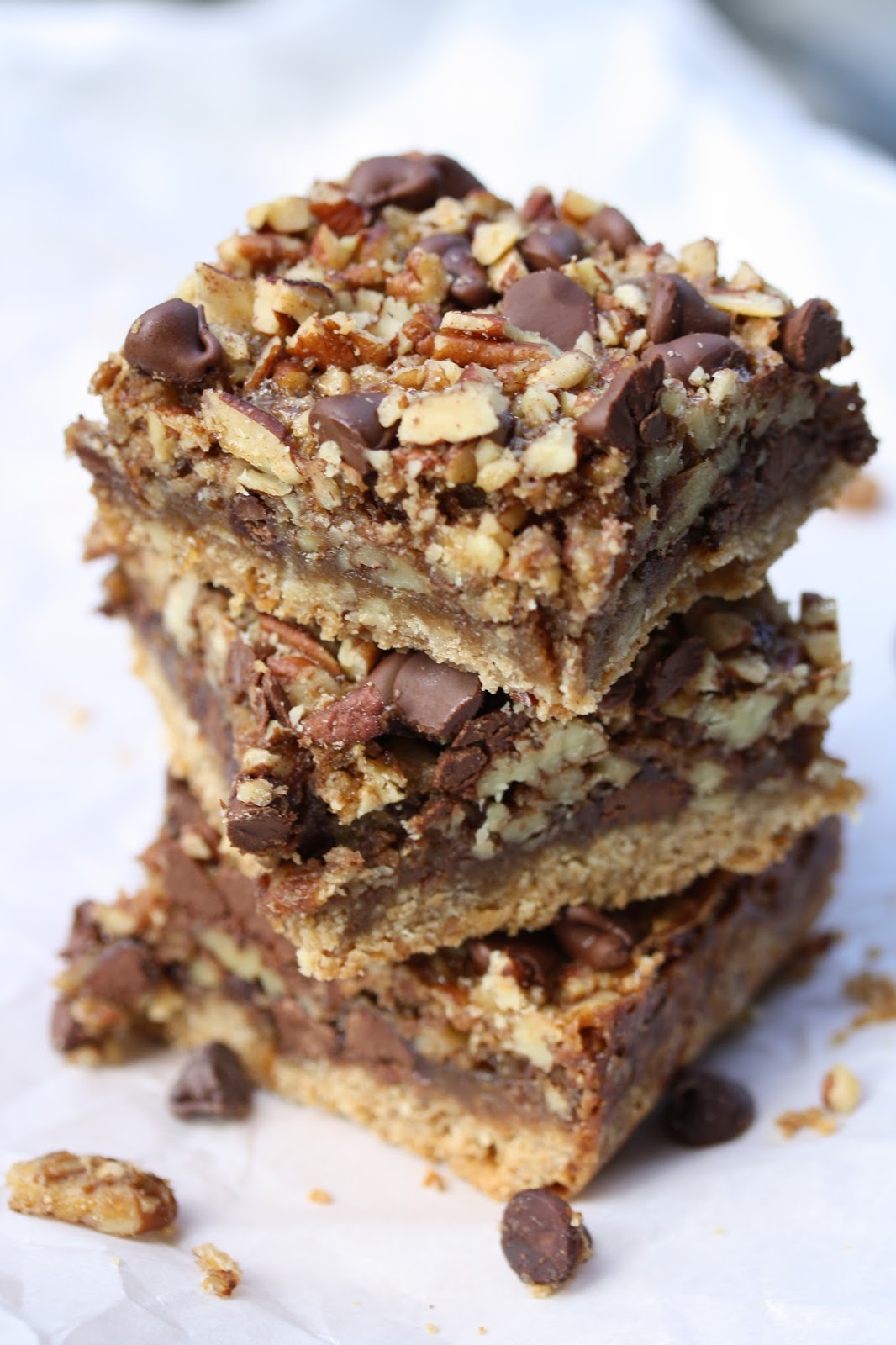 Hot Dinner Happy Home Chocolate Chip Pecan Pie Bars