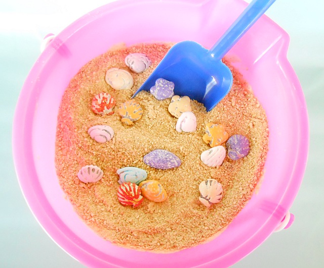 Delicious vanilla pudding cake that looks like a bucket of sand!  at /