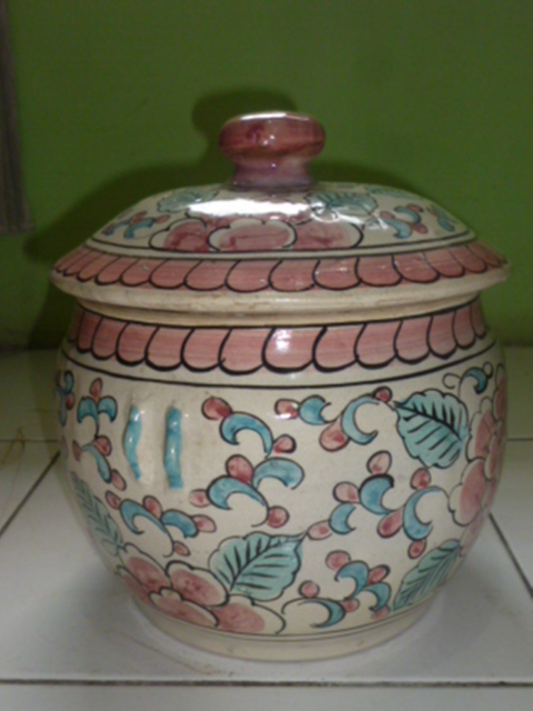 Budy Antiques Gallery Guci  Keramik  STW Tempat Obat Motif  