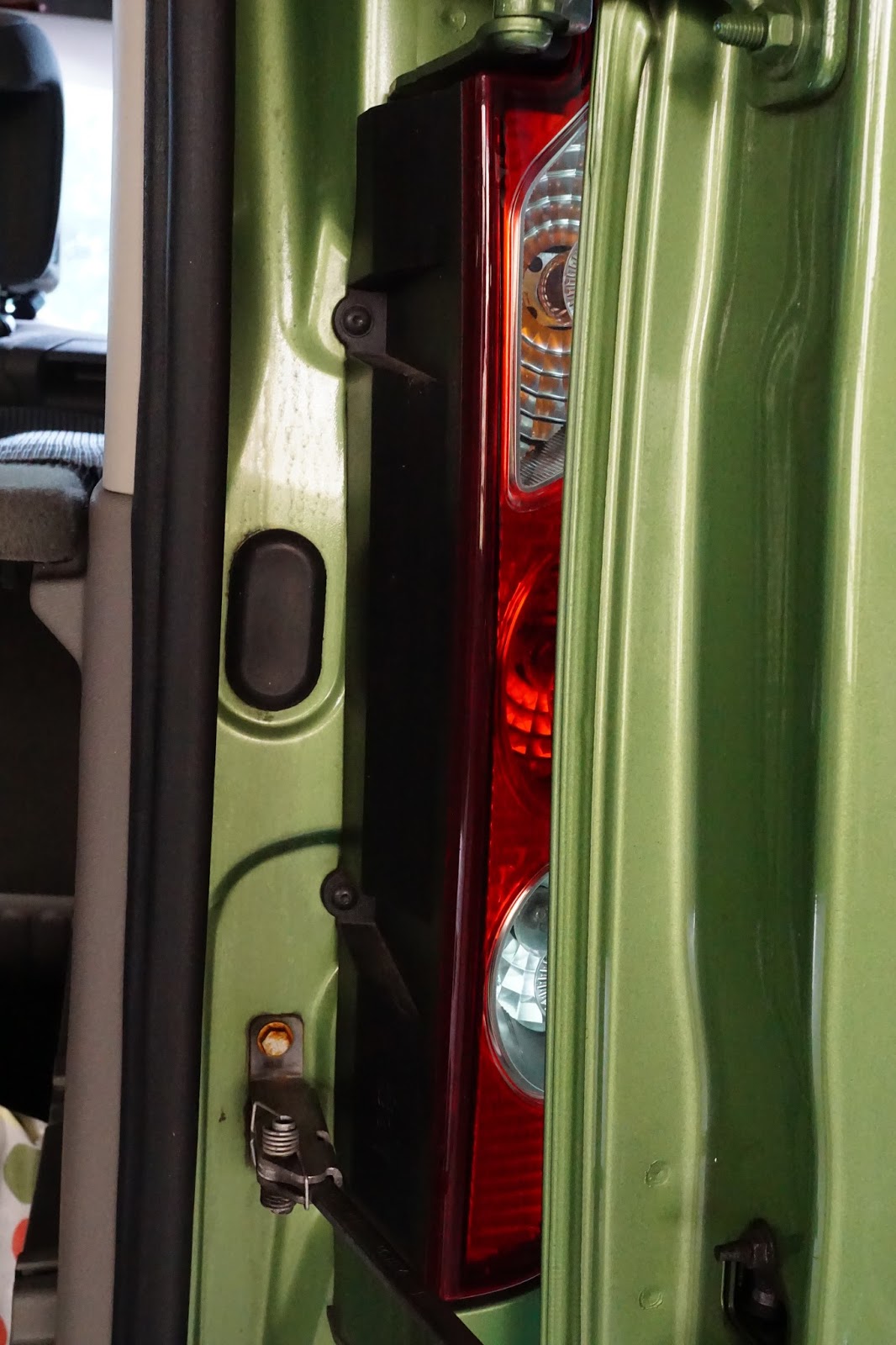 買い保障できる ルノー カングー テールランプ 左 i9tmg.com.br