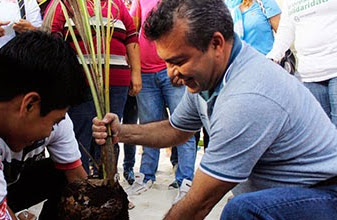 Mauricio Góngora refuerza acciones en limpieza de playas y reforestación de duna costera