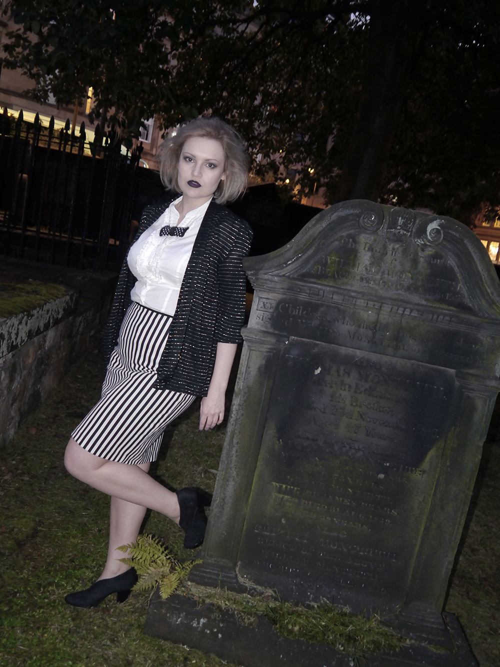 ghostly black and white halloween look with style blogger Wardrobe Conversations wearable halloween outfit, Beetlejuice girl costume, monochrome ghost costume, easy halloween costume, unlikely horror style icon, blogger halloween, St John's cemetery Edinburgh, late night ghost walk, creepy Edinburgh ghost