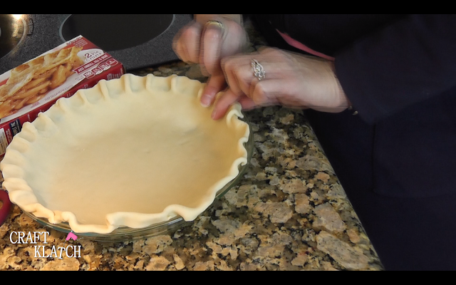 Learn how to make Pumpkin Pie with this easy Pumpkin Pie Recipe! baking, best pumpkin pie, christmas, christmas baking, craft klatch, craftklatch, easy pumpkin pie, holiday baking, holidays, pie, pumpkin pie, pumpkin pie recipe, thanksgiving