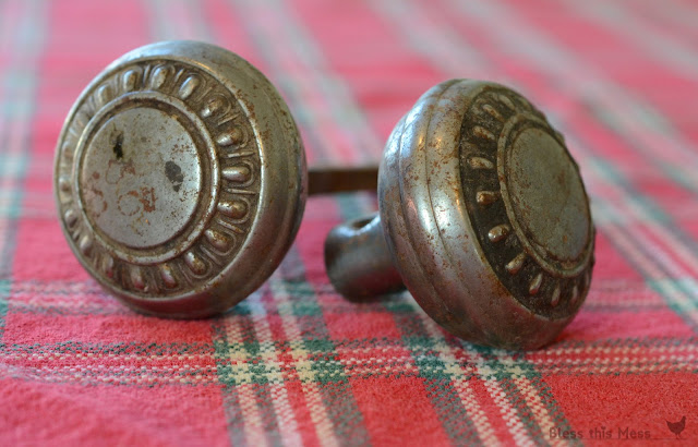 vintage door knobs, old door knobs
