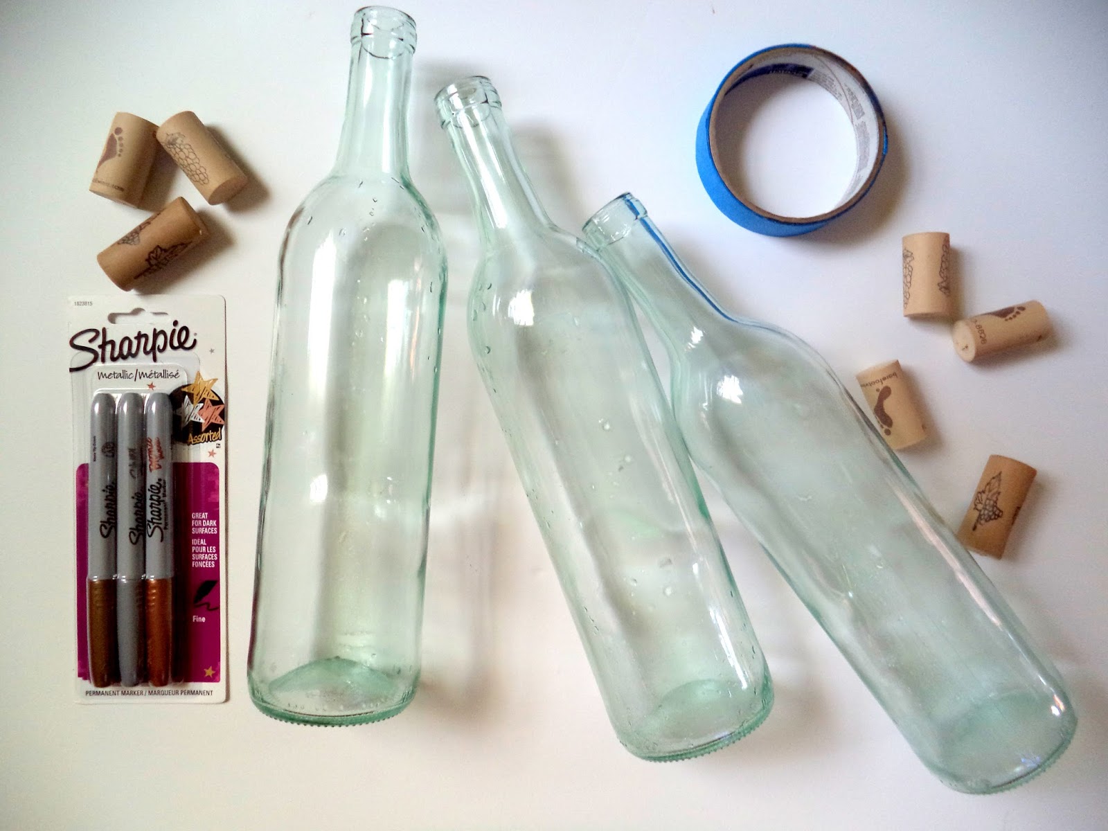 DIY New Year's Metallic Wine Bottles / PAINT. DRINK. LAUGH!