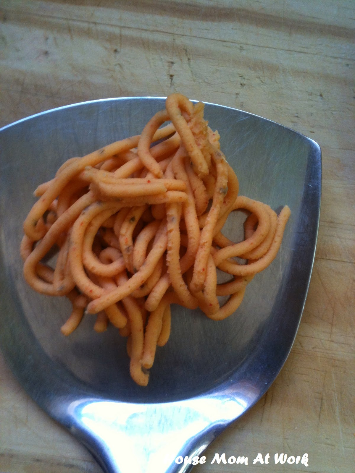 House Mom At Work Murukku / Jantikalu with Chickpea Flour and Rice